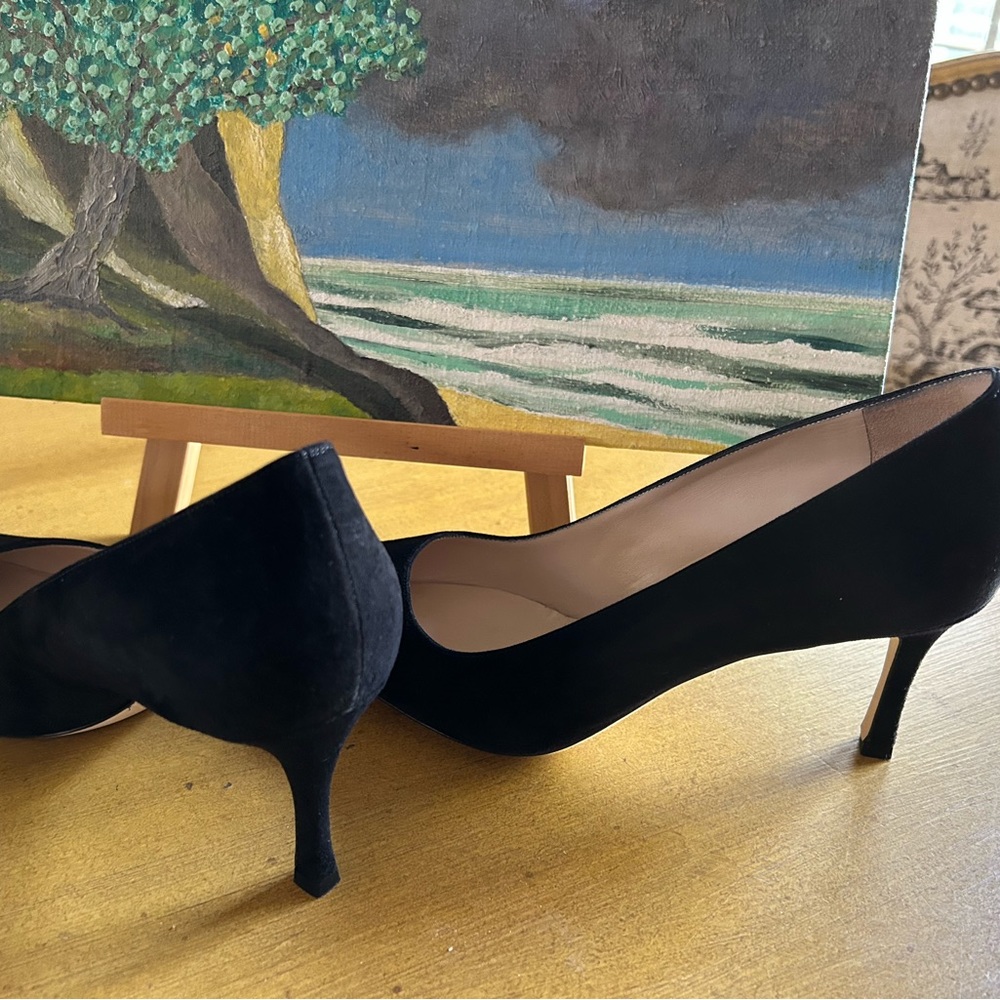 Manolo Blahnik Italy blk suede heel 3” shoe sz 38 1/2
As new Dancing shoes - Picture 2 of 4
